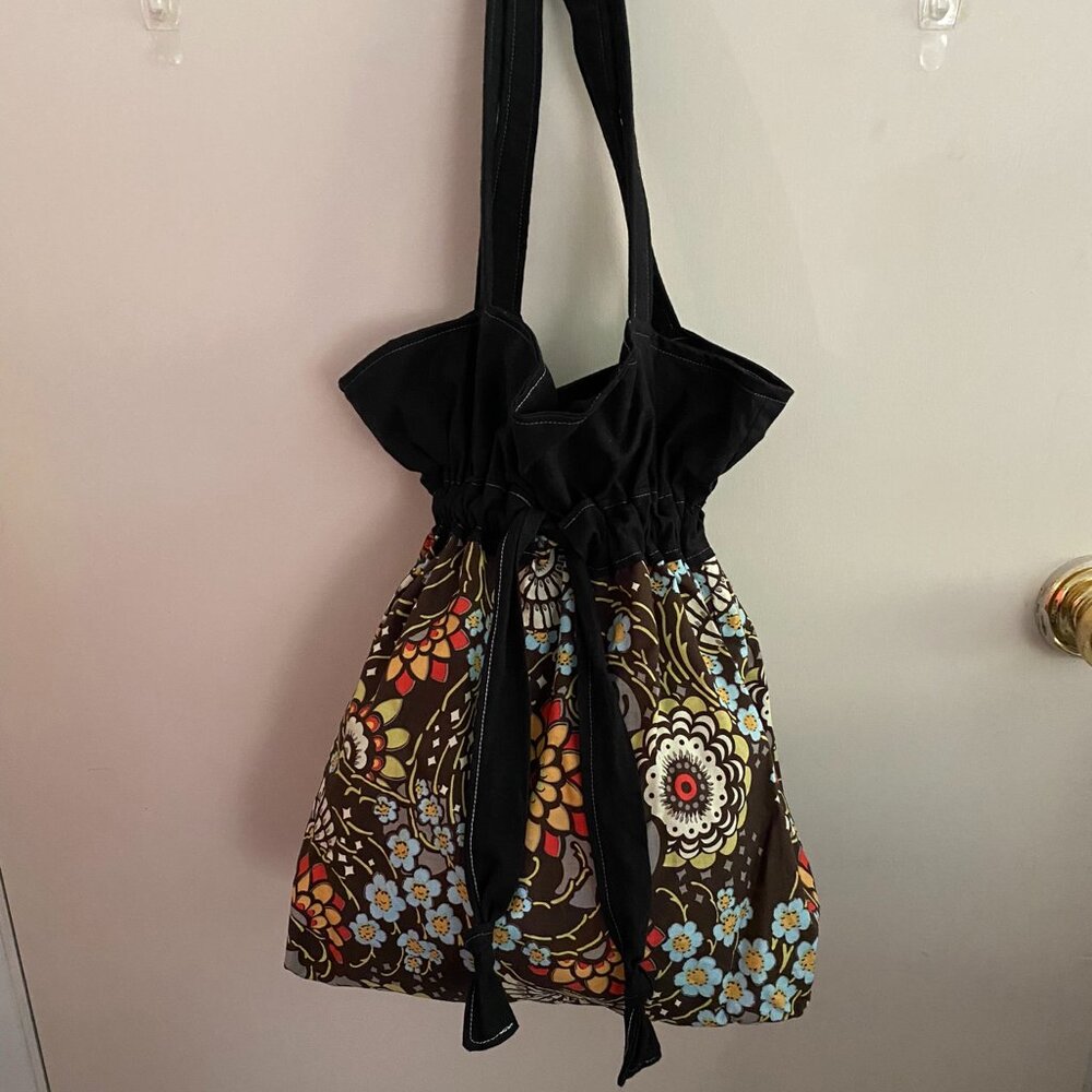 Big Purse Bag for your everyday use or to take overnight or you need a big bag.